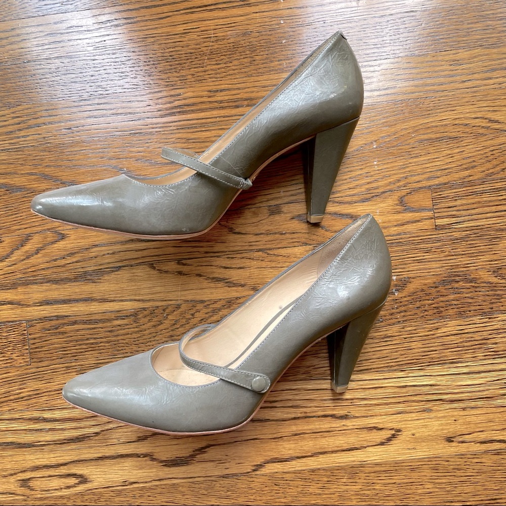 Pour La Victoire heels - gray, size 10